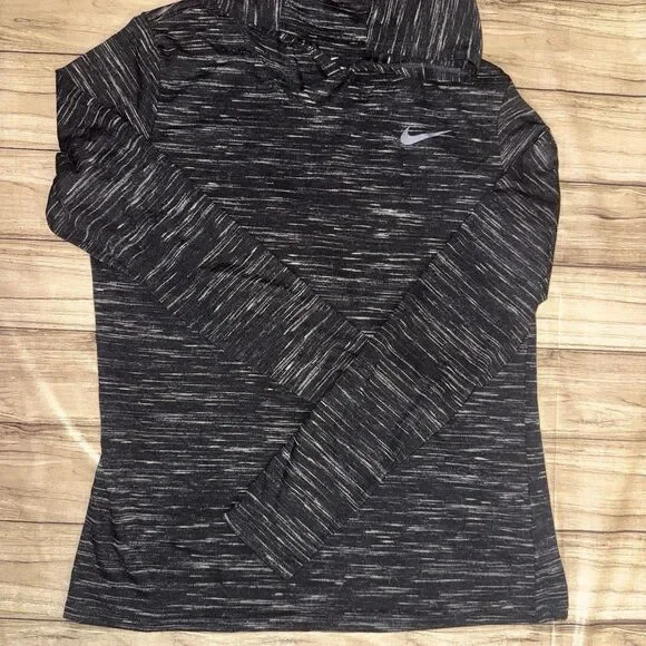 Nike Women's Legend Veneer Black/White Long Sleeve Medium Hoodie - Picture 2 of 9